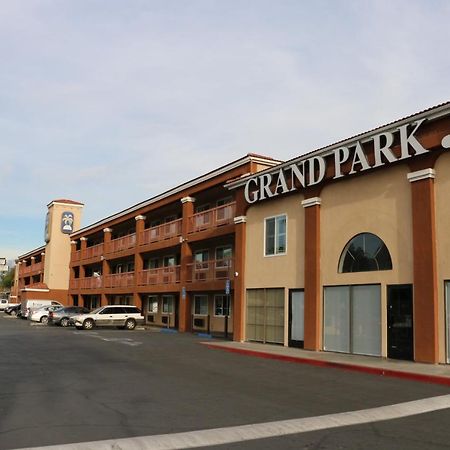 Grand Park Inn Baldwin Park Exterior foto
